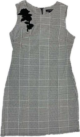 Sharagano Womens Embroidered Applique Houndstooth Sheath Dress In Black/ivory