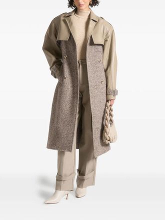 Mani&egrave;re De Voir Carina trenchcoat met dubbele rij knopen - Beige