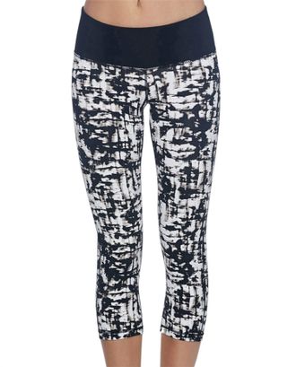 Body Glove Work It Capri Leggings In Black And White