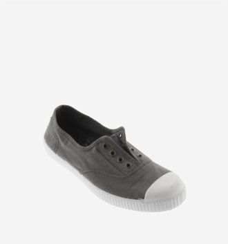 Victoria Womens 1915 English Washed Canvas Toecap Shoe In Plomo