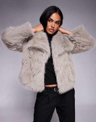Princess Polly Wayland - Cappotto in pelliccia sintetica grigio caldo con maniche ampie e colletto oversize
