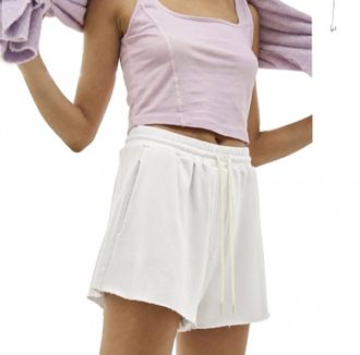 Mantra Apple Shorts In White