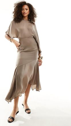 Asos Vestito midi in raso color moka con fondo asimmetrico e maniche con volant-Marrone