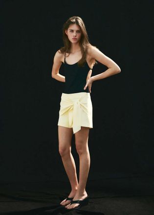 Mango Short dritti dettaglio fiocco giallo pastello - Donna - 36 - MANGO