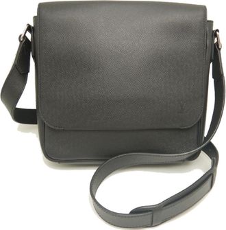 Louis Vuitton Noir Taiga Leather Shoulder Bag (Pre-Owned)