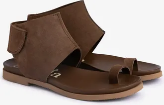 Pedro Garcia Flat gladiator sandal in brown leather | Vania| Spring Summer 26 | PEDRO GARCIA