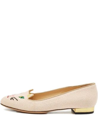 Charlotte Olympia pre-owned embroidered-kitty loafers - Neutrals