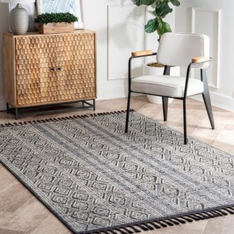 nuLOOM Chenoa Striped Tribal Tassel Area Rug