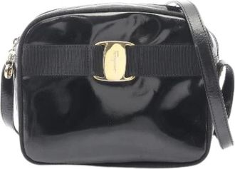 Ferragamo Pre-owned Cross Body Bags, female, Black, Size: ONE SIZE Pre-owned Vara Ribbon Patent Leather Shoulder Bag