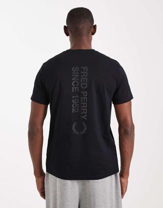Fred Perry T-shirt nera con logo vistoso-Nero