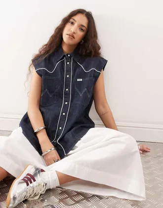 Wrangler sleeveless denim western shirt in dark blue