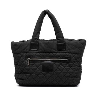Chanel Pre-owned Tote Bags, female, Black, Size: ONE SIZE Pre-owned Quilted Denim Tote Bag with Top Handles and Exterior Pocket