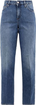 Don the Fuller Ziehen Sie die Fuller-Jeans an
