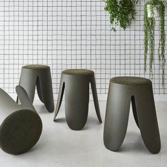 Sweeek Sweeek - Set di 4 sgabelli impilabili in materiale bouclé