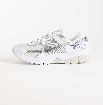 Nike Zoom Vomero 5 sneakers bianche e argento cromato-Bianco