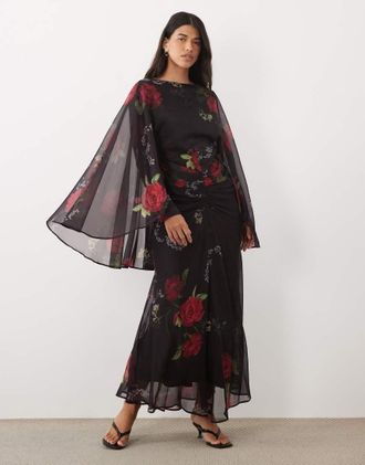 Asos vestito maxi con maniche ad ali di pipistrello lunghe, vita arricciata e stampa floreale color prugna-Multicolore
