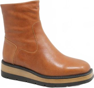 Django & Juliette Womens Tiran Boot In Brandy-Natural & Black Leather-Sole