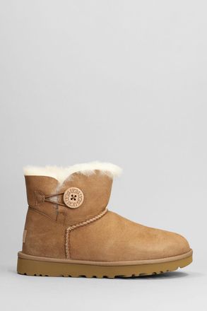 UGG tronchetti tacco basso Mini Bailey ButtonII in camoscio cuoio naturale
