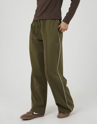 Brave Soul pantaloni sartoriali con fascia in vita a contrasto color kaki-Verde