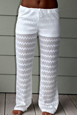Honey Punch Chevron Knit Pants In White