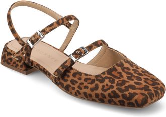 Journee Collection Women & apos;s Gretchenn Medium and Wide Width Flats
