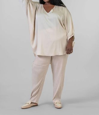 Nouvelle/Silk95Five Austin Top - Plus In Almond