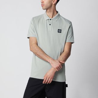 Stone Island Polo color salvia con patch logo Compass