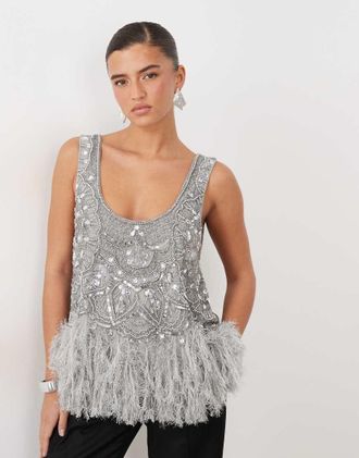 Asos top con orlo in piume, scollo ampio e decorazioni argentate-Argento