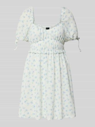 Gina Tricot Minikleid mit Strukturmuster Modell Indra in Offwhite, Gr&ouml;&szlig;e XL