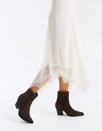 Bershka stivaletti cowboy in pelle con tacco marrone