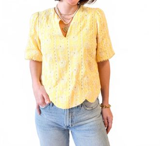 Adelyn Rae Eleanor Scallop Top In Yellow