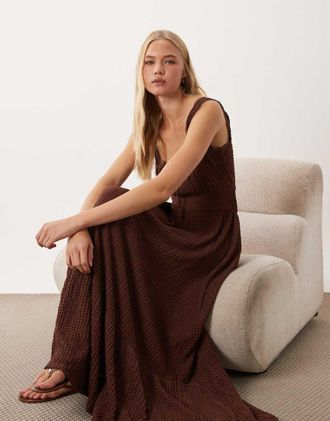 Miss Selfridge abito maxi con dettaglio arricciato color cioccolato-Marrone