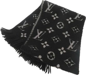Louis Vuitton Pre-owned Scarves, female, Black, Size: ONE SIZE Pre-owned Silk scarves