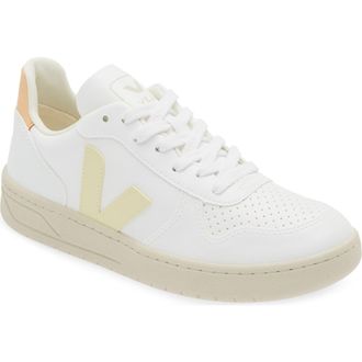 Veja V-10 Sneaker in White Sun Peach at Nordstrom Rack, Size 35