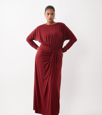 Forever New vestito lungo con dettaglio drappeggiato color rosso bacca