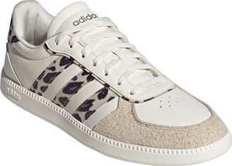 adidas Breaknet Sleek Sneaker in White/Crystal Linen/Khaki at Nordstrom Rack, Size 9.5