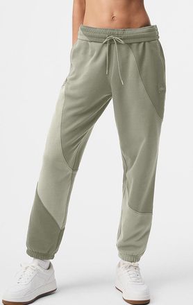 Alo | Make Waves Sweatpant in Limestone Tonal, Size: S WOMEN/XS MEN