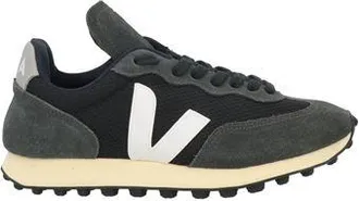 Veja FOOTWEAR - Trainers sur YOOX.COM