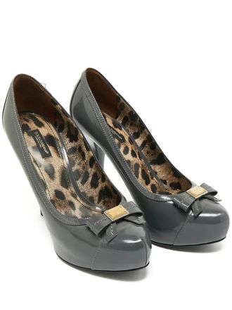 Dolce & Gabbana patent-leather bow-detail pumps - Grey