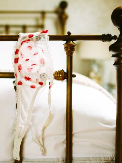 Dormire con il reggiseno o senza? Risolviamo il dilemma una volta per tutte!