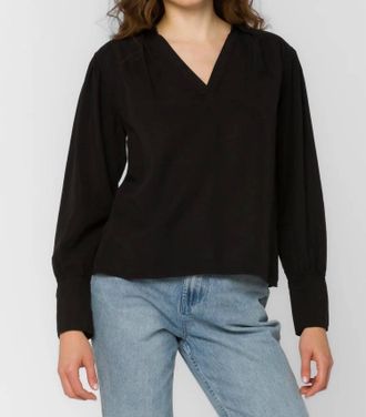 Velvet Heart Beretta Long Sleeve Popover Top In Black