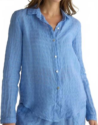 Bella Dahl Clean Front Button Down Shirt In Riviera Blue