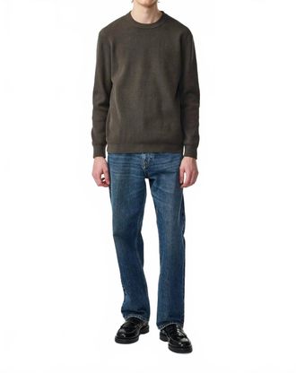 Nn.07 Danny Lightweight Sweater In Dark Army