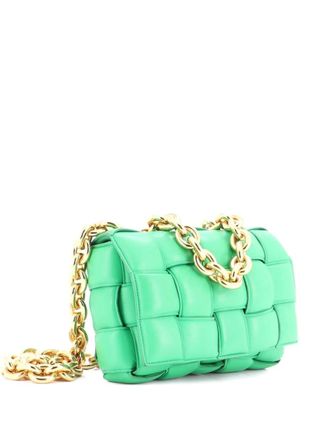 Bottega Veneta Cassette Chain Padded Maxi Intrecciato Leather crossbody bag - Groen