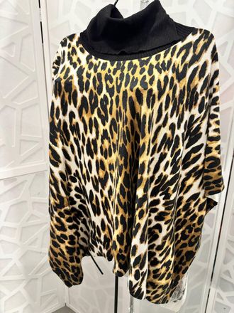 Tyler B&ouml;e Womens Cheetah Print Poncho In Gold