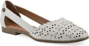 White Mountain Nobler Laser Cut Sandal in White Burnished Smooth at Nordstrom Rack, Size 6.5
