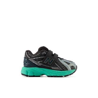 New Balance Infants 1906 Hook & Loop in Black/Green Synthetic, size 4.5