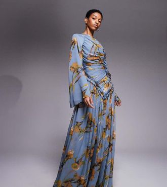 Asos Tall ASOS DESIGN Tall - Vestito lungo in chiffon stropicciato raccolto blu con stampa a fiori e volant micro-Multicolore