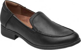 Cobb Hill Womens Crosbie Slip On Loafer - Wide In Black Leather