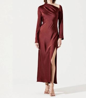 Astr Catriona Front Slit Dress In Mulberry